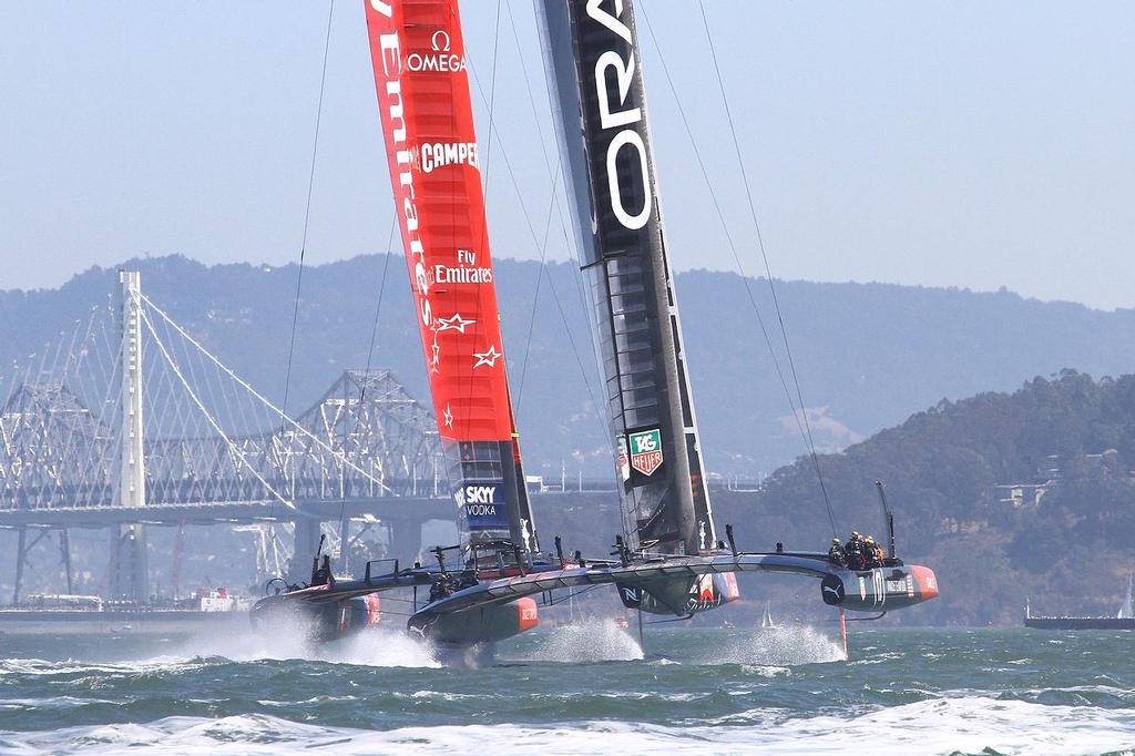  America’s Cup Day 8 San Francisco. Emirates Team NZ leads Oracle sam USA just after Mark 1 of race 11 © Richard Gladwell www.photosport.co.nz